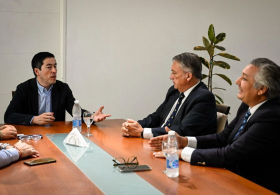 Malvinas Argentinas: Nardini firma un convenio con la Universidad del Salvador para prácticas en salud pública