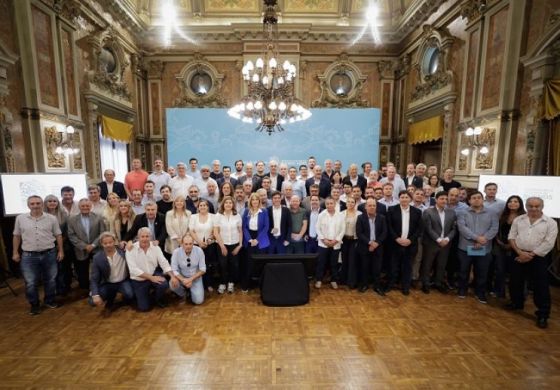 Kicillof y los Intendentes buscan alternativas para salir del ahogo y el ajuste de Milei