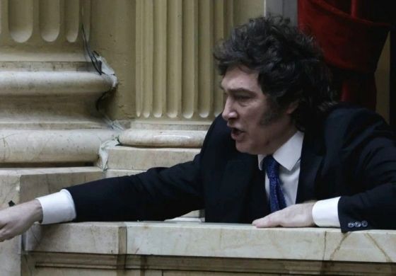 Milei perdió los estribos en el Congreso y atacó a los periodistas para defender a Adorni