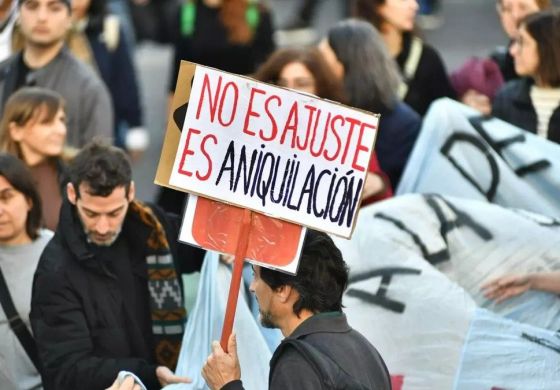 La marcha universitaria le pone límites al ajuste de Milei y le exije que cumpla la ley de financiamiento