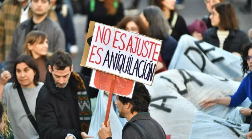 La marcha universitaria le pone límites al ajuste de Milei y le exije que cumpla la ley de financiamiento