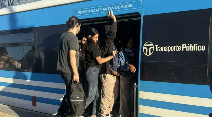 Un informe del CEPA alertó por la fuerte suba del transporte en el AMBA durante la era Milei
