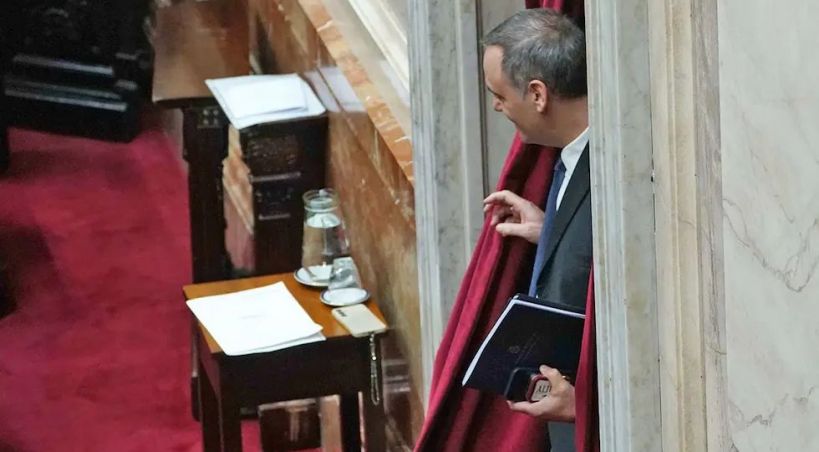 Milei busca paralizar el Congreso mientras Adorni camina hacia una histórica moción de censura