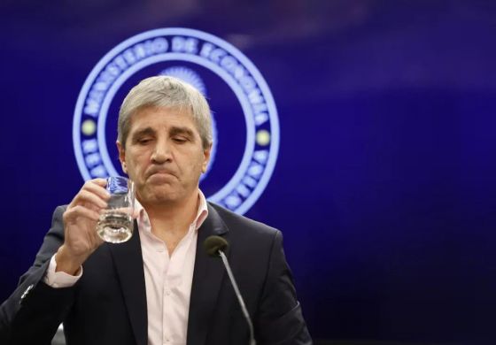 La economía sigue en recesión, se derrumba el consumo y la confianza en el gobierno