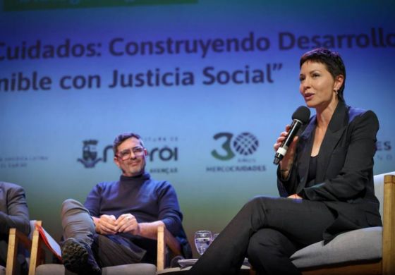 Mayra Mendoza encabezó el panel de diálogo regional de mercocuidades