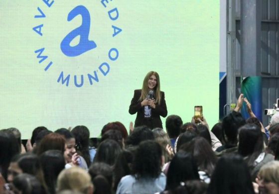 Avellaneda anunció un bono de $100 mil para docentes